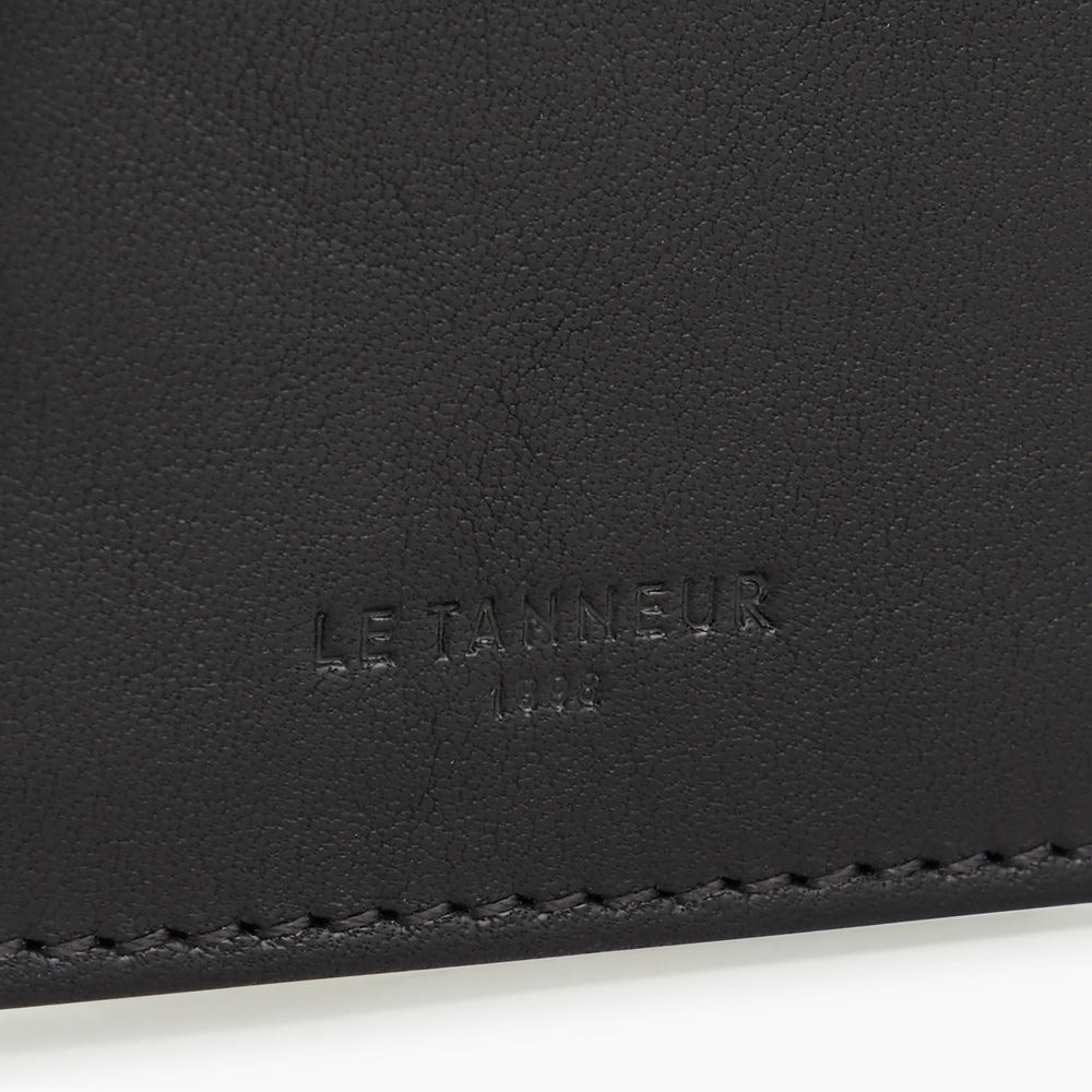 Cartera Para Hombre Le Tanneur Gary Tra3318 - Cuero De Grano Completo, Accesorios Plateados, Elegante Y Atemporal