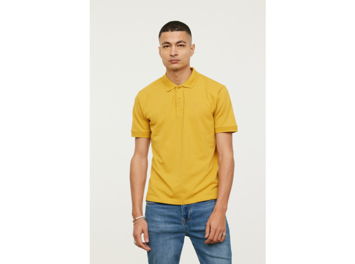 Polo basique manches courtes en coton piqué bio, détail col et print poitrine