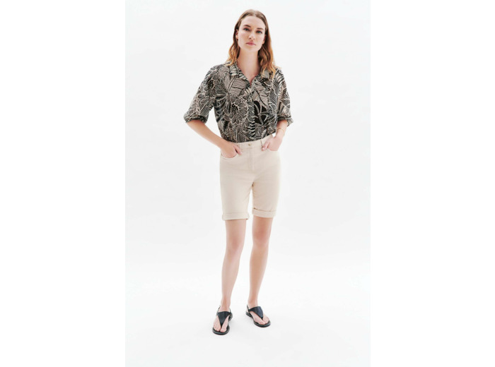 Short sedon