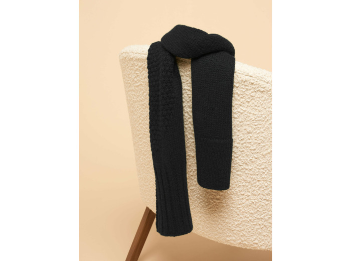 Echarpe still life black