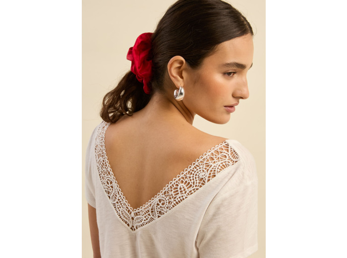 T-shirt, décolleté dos avec broderie
