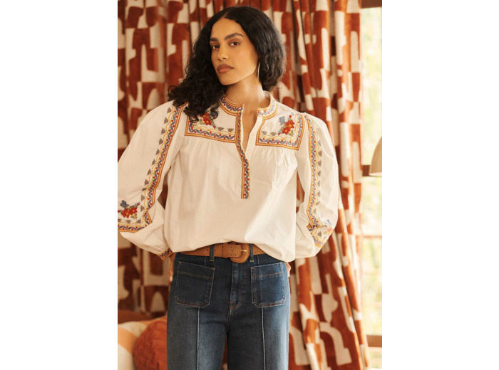 Blouse à broderies