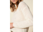 Pull col V avec finitions ajourées