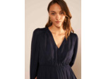 Robe courte satin à encolure V