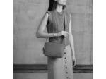 Sac bandoulière moyen modèle Romy en cuir grain croisé
