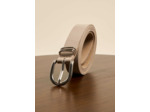 Ceinture en cuir avec une boucle en or
