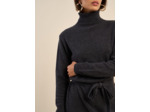 Robe en maille à col roulé