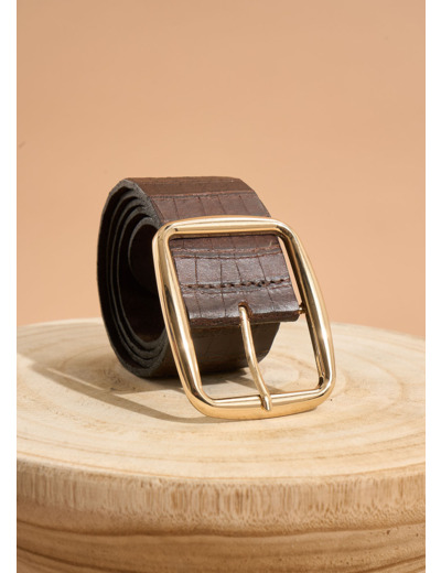 Ceinture en cuir texturé avec grande boucle dorée