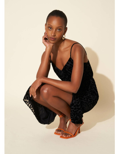 Robe midi à bretelle