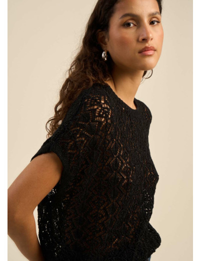 Pull ajouré à col rond et sans manches