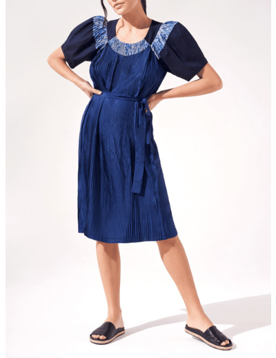 Robe bleu de prusse