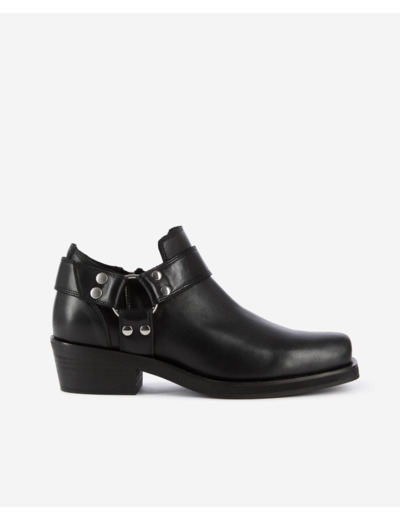 Bottines basses avec sangles en cuir noires black