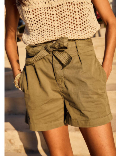 Short taille haute ceinturé