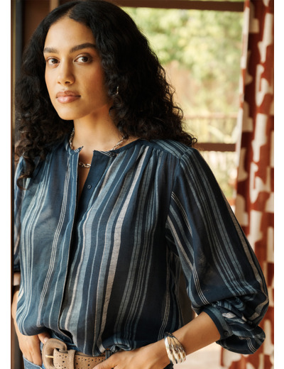 Chemise à rayures avec encolure ronde et manches longues