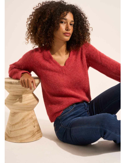 Pull col V détails crochet