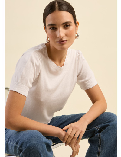 Pull à manches courtes avec épaules plissées
