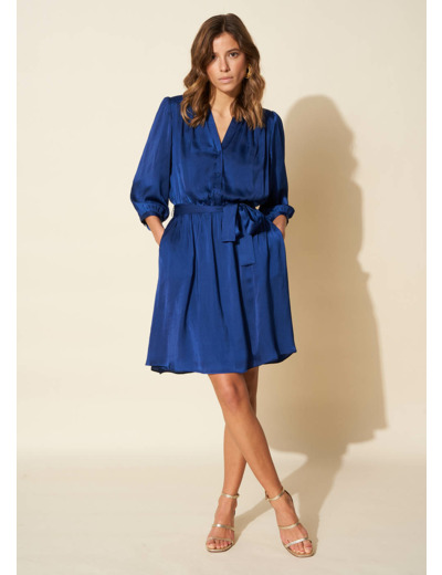 Robe courte satinée