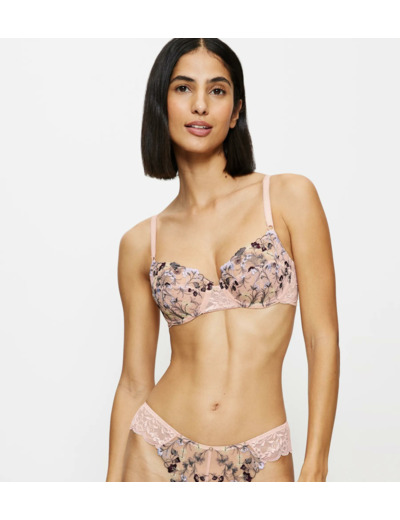 Soutien gorge avec armatures et sans coques