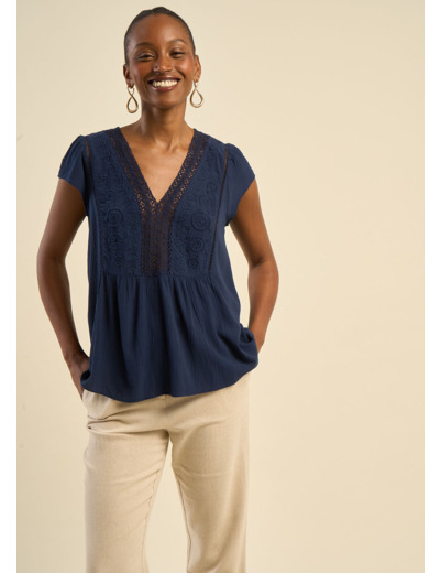 Blouse col brodé
