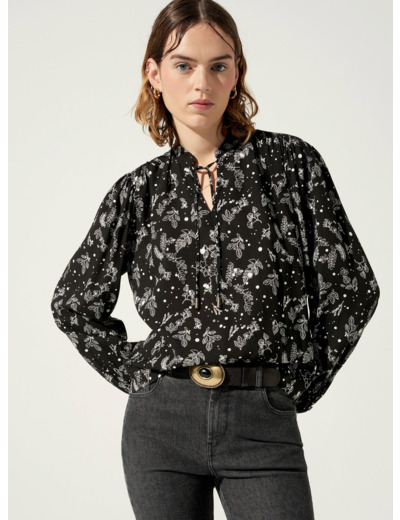 Blouse black is back