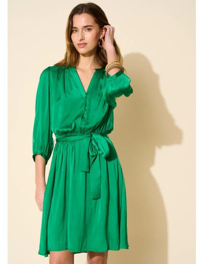 Robe courte satinée