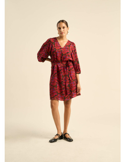 Robe courte à manches bouffantes