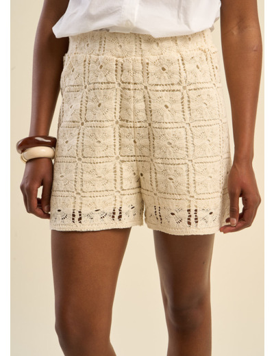 Short en maille ajouré style crochet
