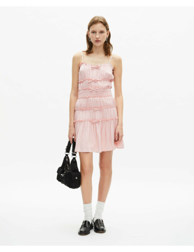 Robe courte a bretelles et elastiques lila
