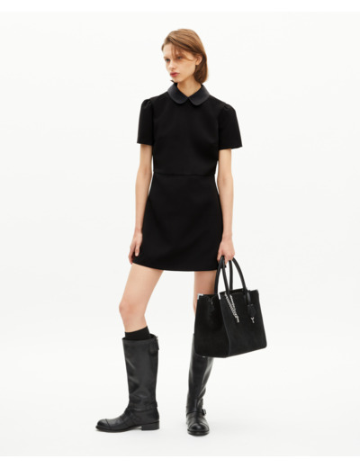 Robe courte col claudine en satin noire black