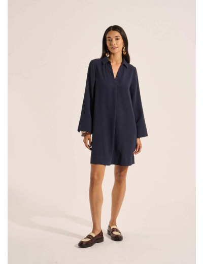 Robe courte à manches longues