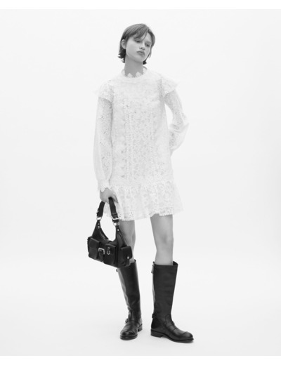 Robe en dentelles ecru