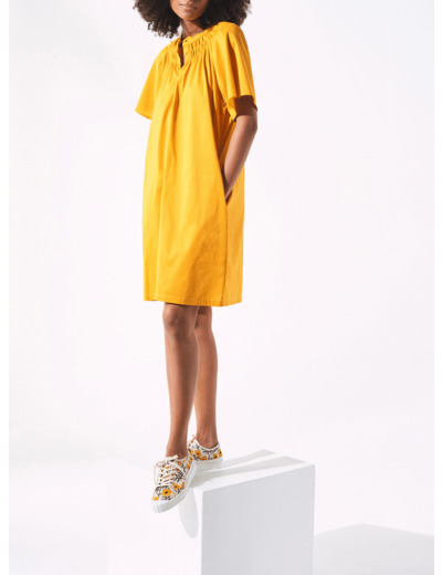 Robe bouton d'or