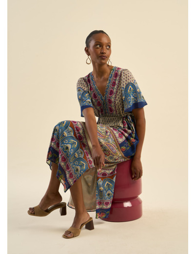 Robe longue bohème et décolleté en V