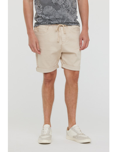 Short straight fit en jog légèrement délavé, taille avec lien de serrage, jambes courtes à revers piqués