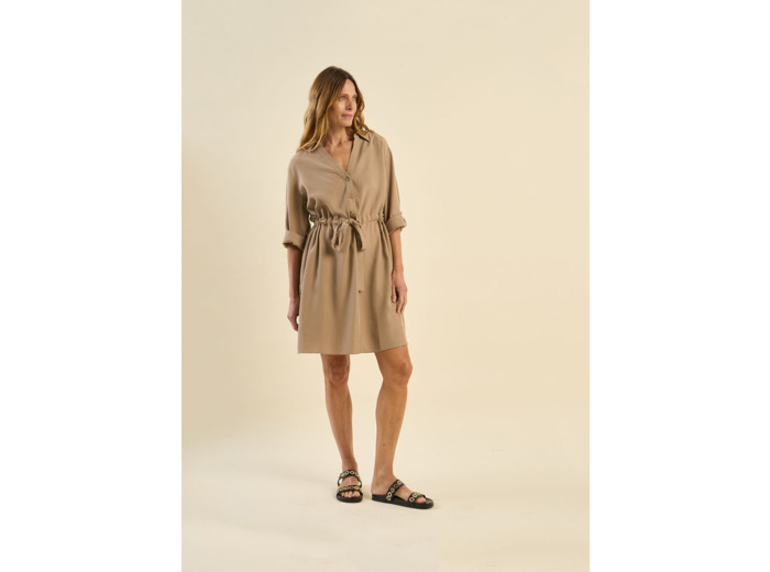 Robe courte ceinturée manches 3/4