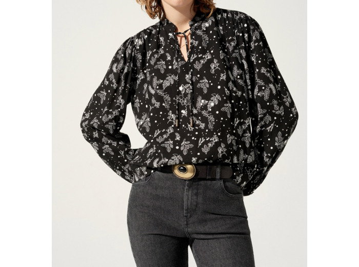 Blouse black is back