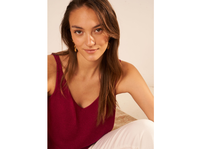 Débardeur col V et fines bretelles