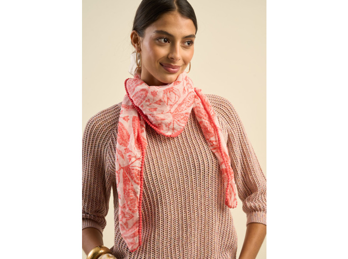 Foulard aux motifs floraux