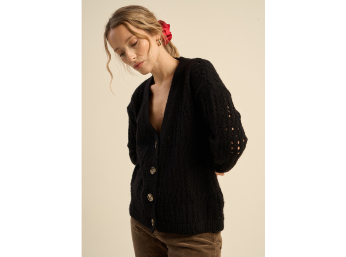 Gilet col V avec jeu de tricotage ajouré