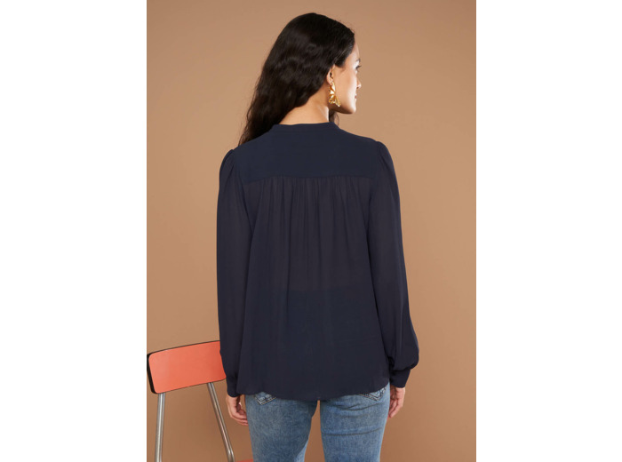 Chemise à col rond et manches longues