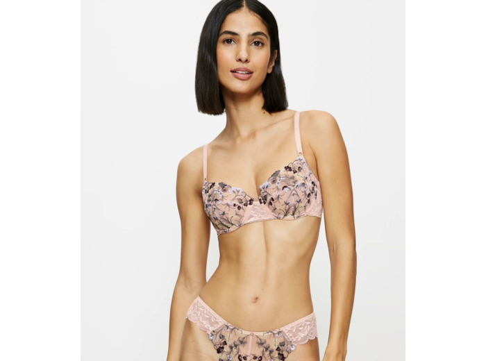 Soutien gorge avec armatures et sans coques