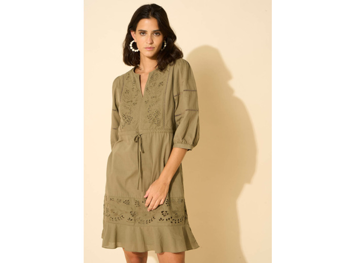 Robe courte détails broderies