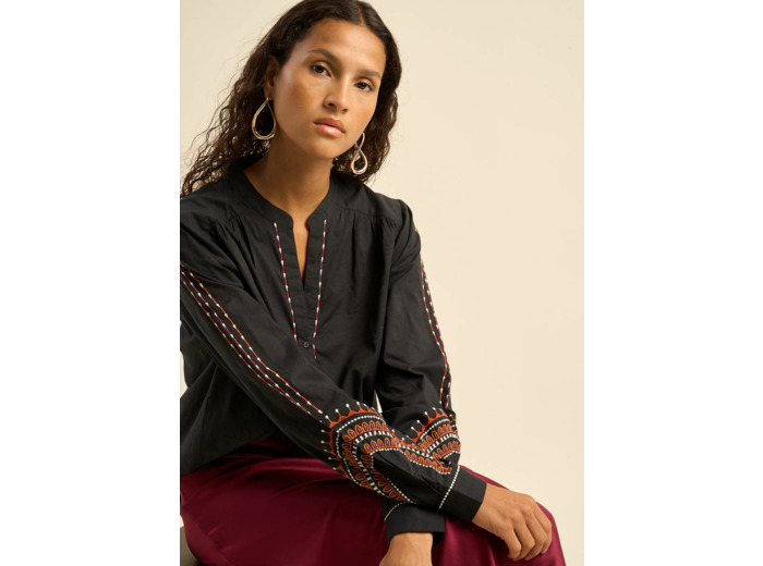 Chemise en voile de coton brodée