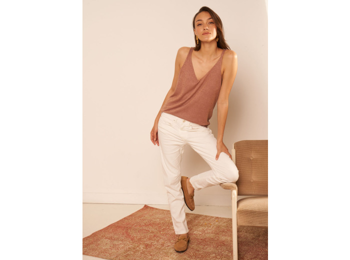 Débardeur col V et fines bretelles