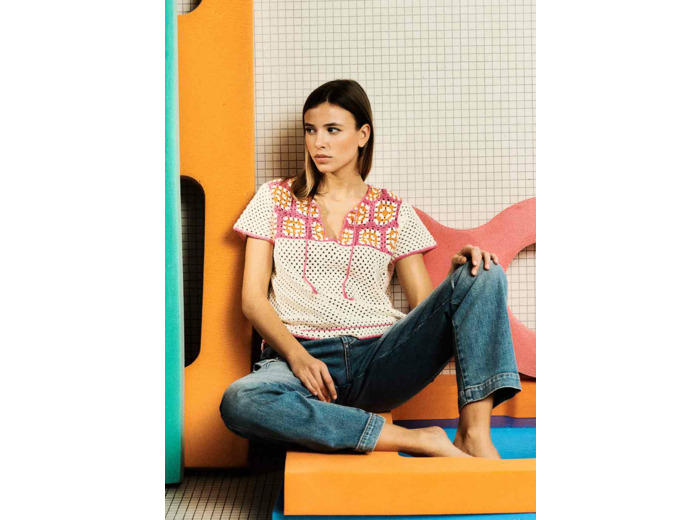 Top en crochet à manches courtes