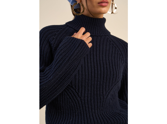 Pull à col montant et manches larges
