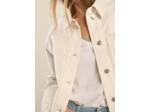 Veste avec de la broderie anglaise