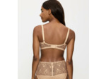 Soutien-gorge avec armatures