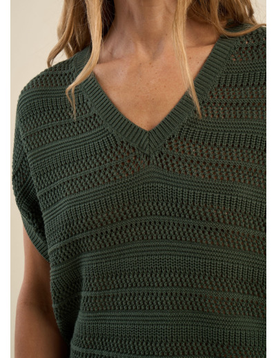 Pull léger en maille ajourée, manches courtes et col V