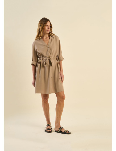 Robe courte ceinturée manches 3/4